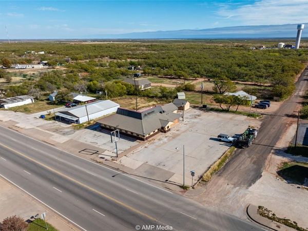 702 N Swenson Street, Stamford, TX 79553