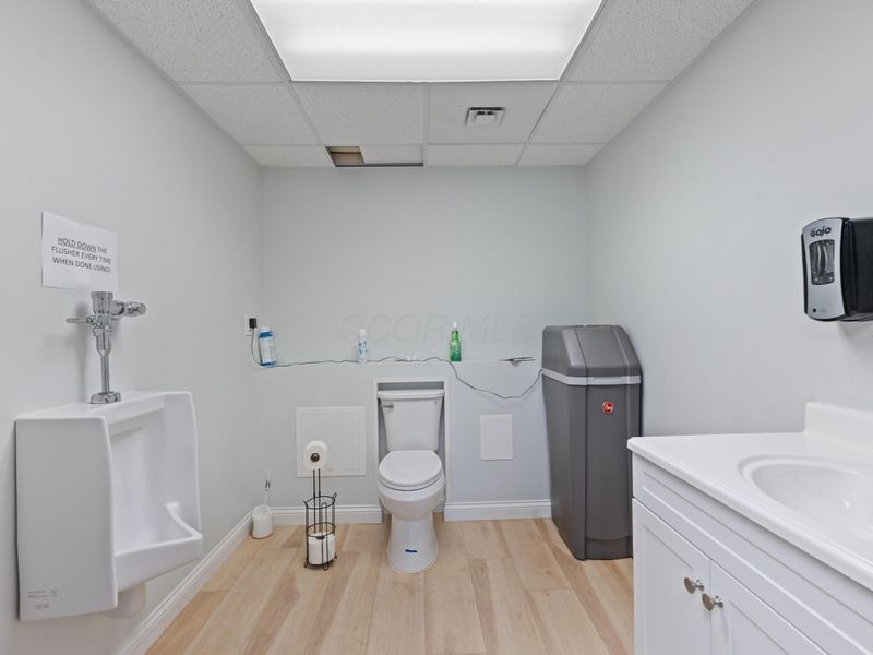 1099 US-22, Unit W, Circleville, OH 43113 Photo 16