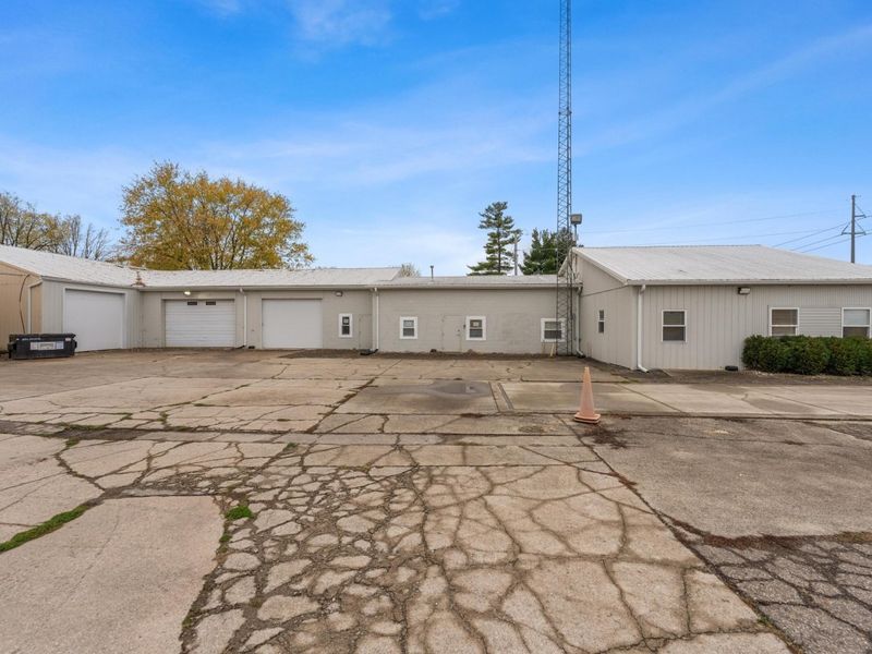 1099 US-22, Unit W, Circleville, OH 43113 Photo 2