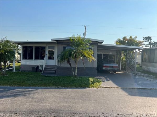 3046 Saturn CIR, NORTH FORT MYERS, FL 33903
