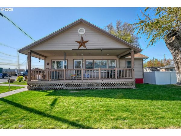 454 E MAIN ST, Athena, OR 97813