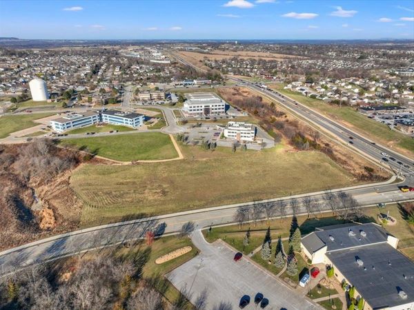 4223 Chavenelle Road, Dubuque, IA 52002