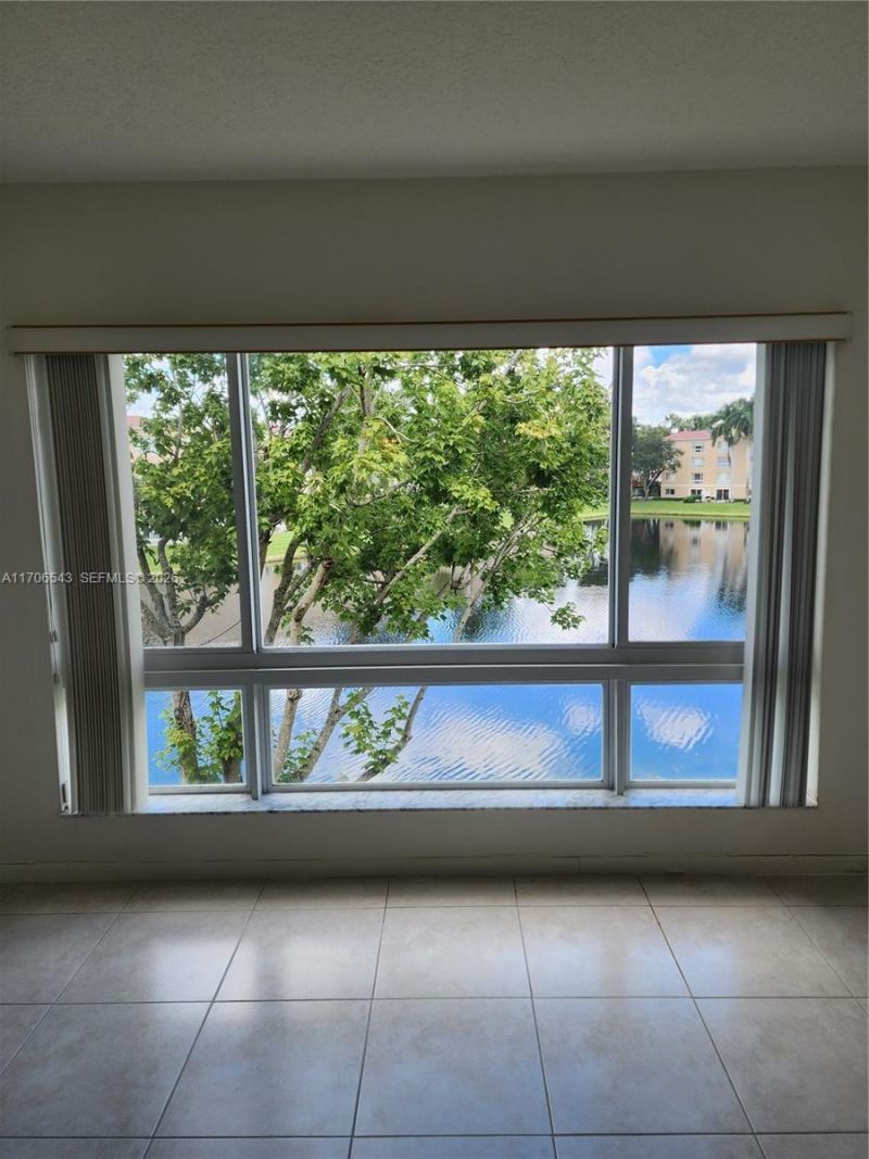 5749 Gemstone Ct, Unit 307, Boynton Beach, FL 33437 Photo