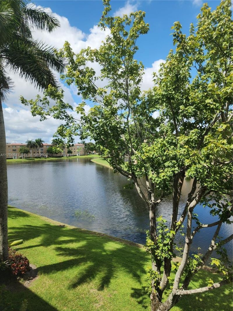 5749 Gemstone Ct, Unit 307, Boynton Beach, FL 33437 Photo