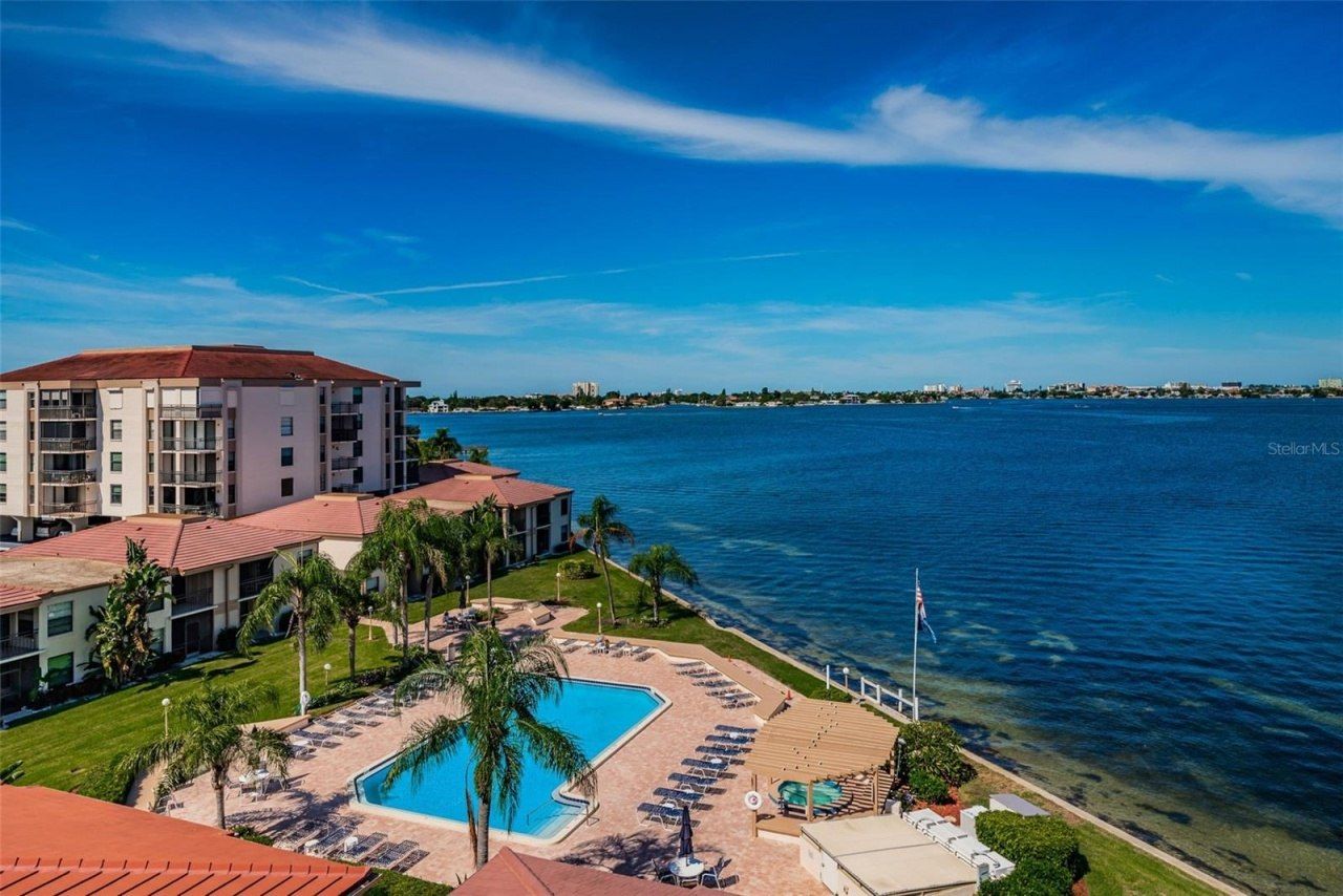6051 Sun Boulevard, Unit 305, Saint Petersburg, FL 33715 Photo