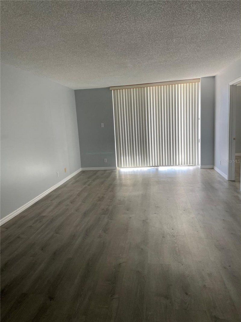 6051 Sun Boulevard, Unit 305, Saint Petersburg, FL 33715 Photo