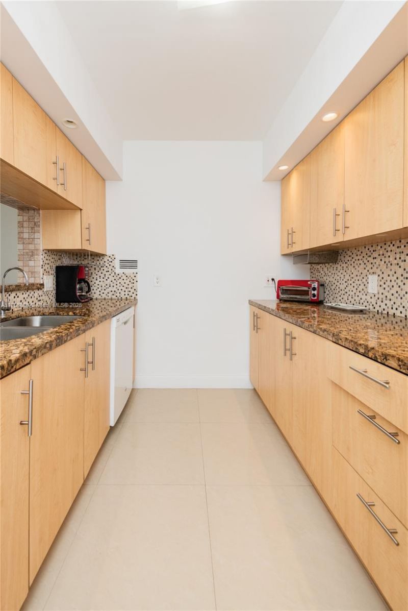 3505 S Ocean Dr, Unit 221, Hollywood, FL 33019 Photo