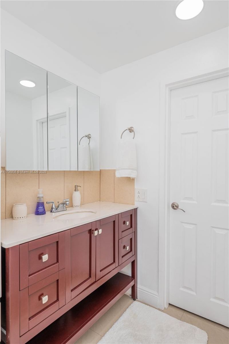 3505 S Ocean Dr, Unit 221, Hollywood, FL 33019 Photo