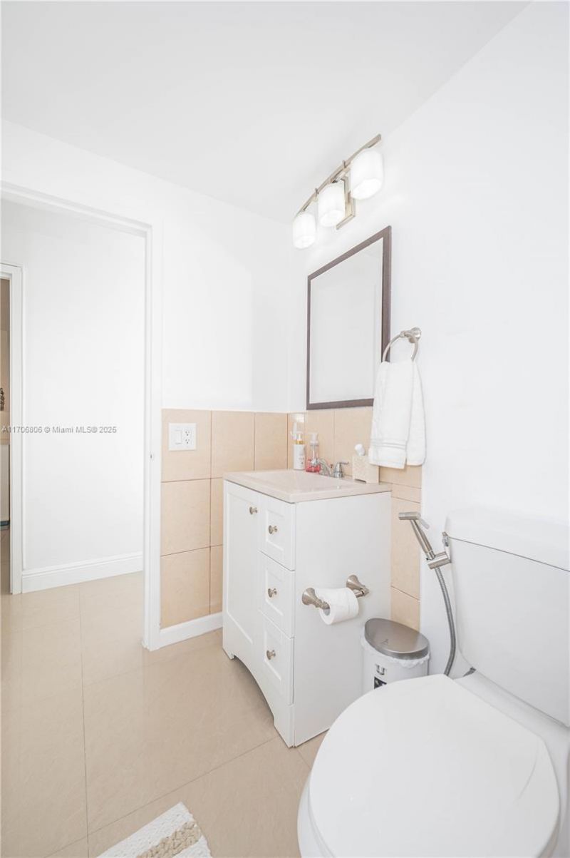 3505 S Ocean Dr, Unit 221, Hollywood, FL 33019 Photo