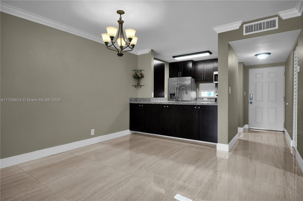 8550 N Sherman Cir, Unit 105, Miramar, FL 33025 Photo