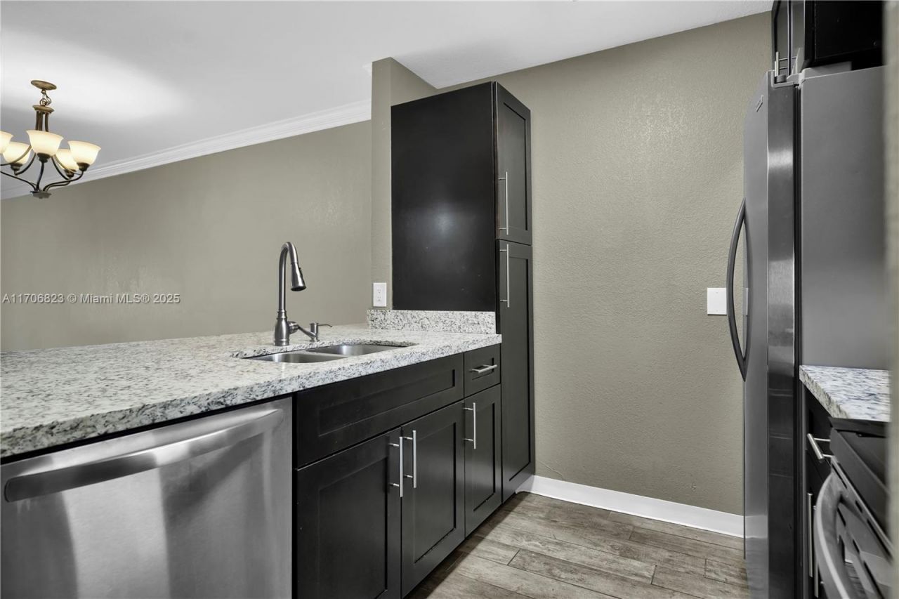 8550 N Sherman Cir, Unit 105, Miramar, FL 33025 Photo