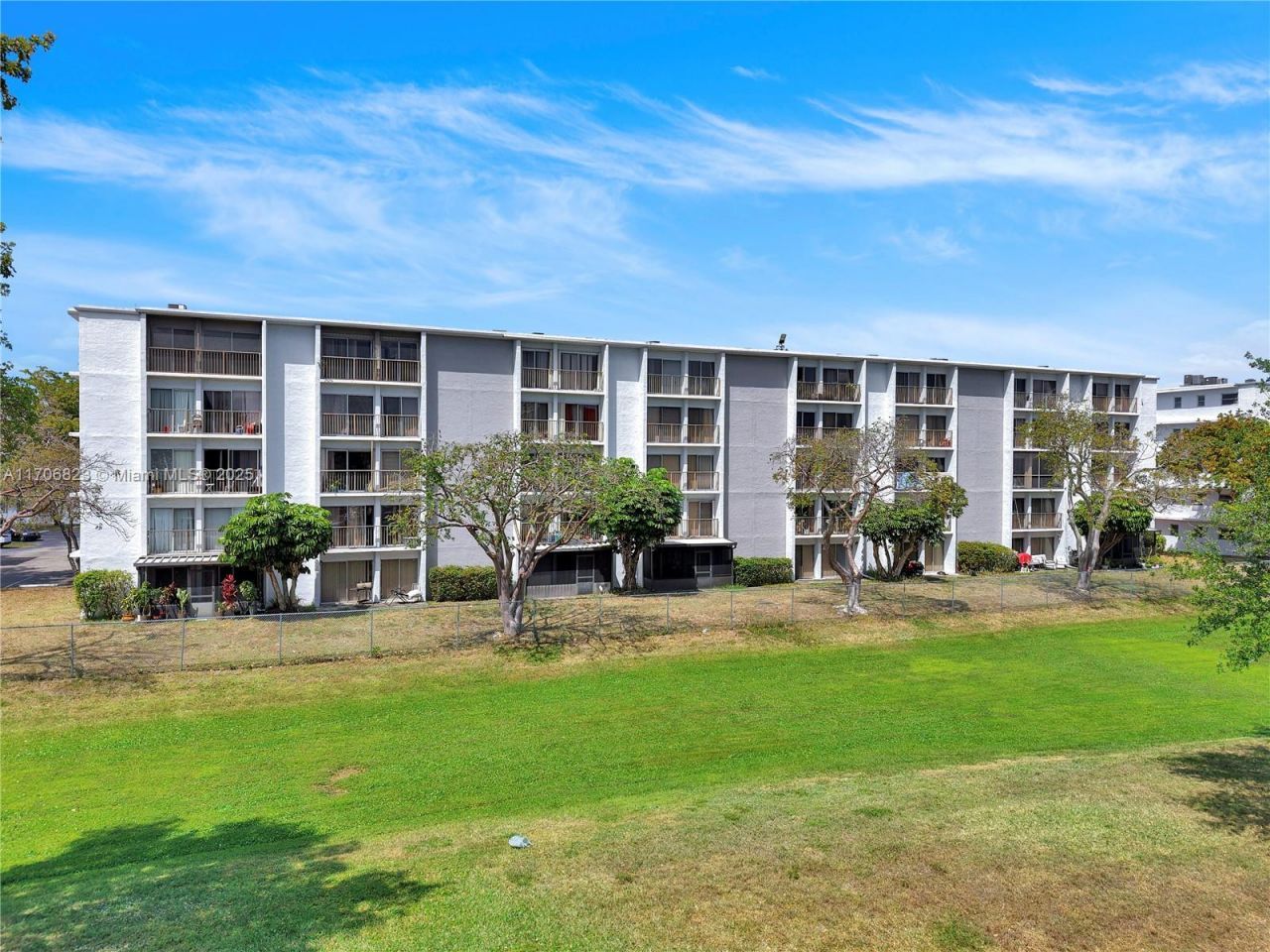 8550 N Sherman Cir, Unit 105, Miramar, FL 33025 Photo