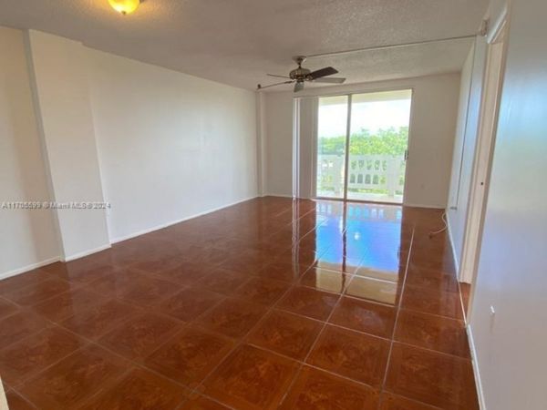 15600 NW 7th Ave, Unit 520, Miami, FL 33169