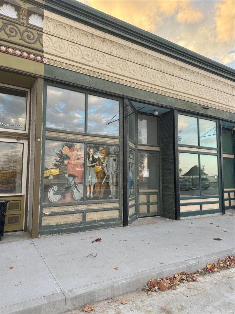 105 S 1st Street, Clarksville, MO 63336 Main Photo