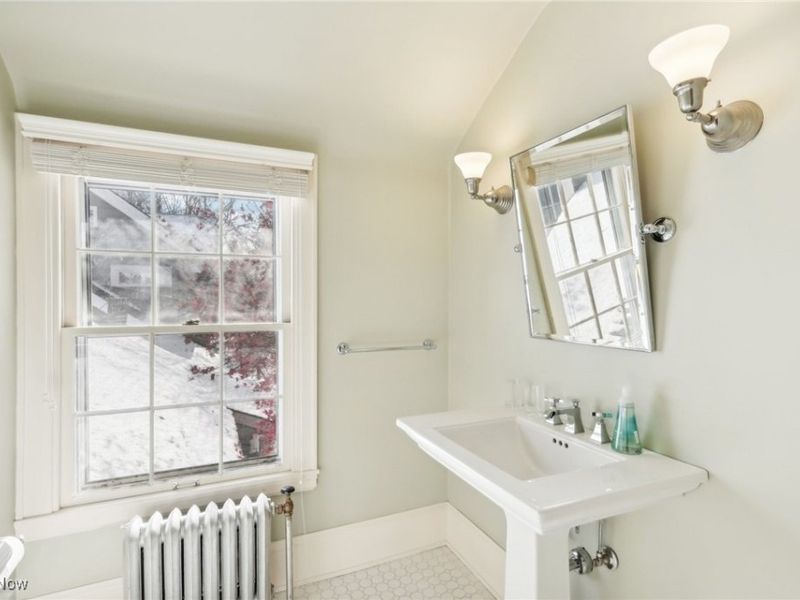 1688 Oakwood Drive, Cleveland Heights, OH 44121 Photo 20