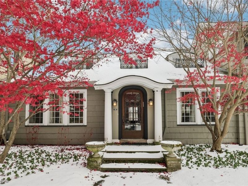 1688 Oakwood Drive, Cleveland Heights, OH 44121 Photo 3