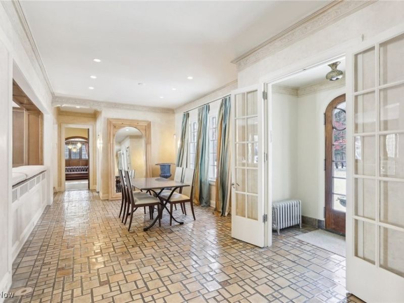 1688 Oakwood Drive, Cleveland Heights, OH 44121 Photo 7