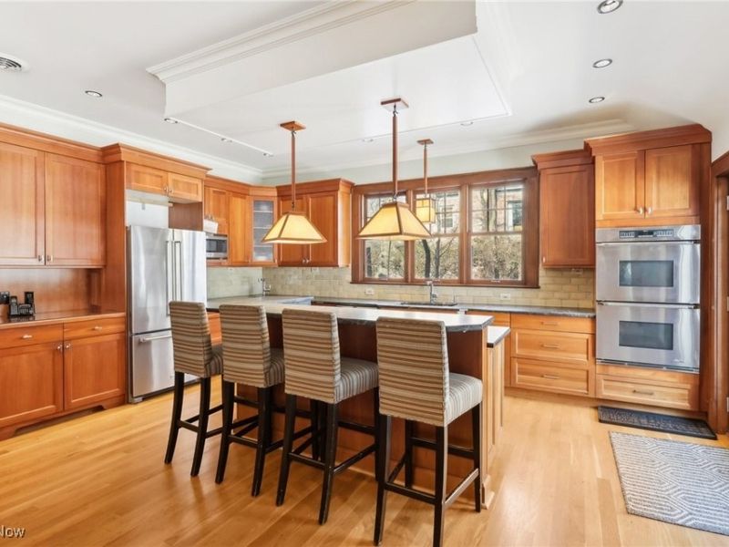 1688 Oakwood Drive, Cleveland Heights, OH 44121 Photo 8