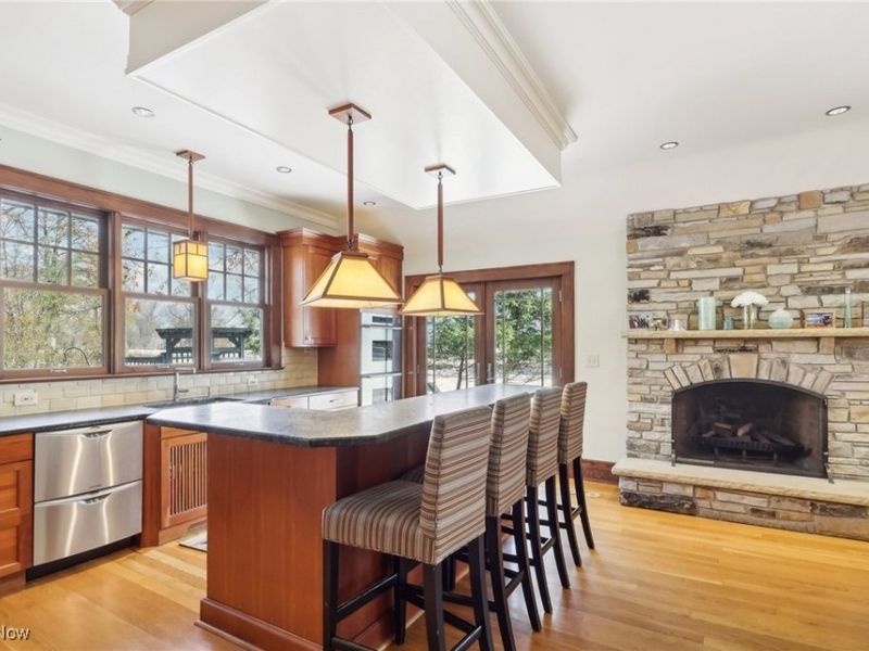 1688 Oakwood Drive, Cleveland Heights, OH 44121 Photo 9