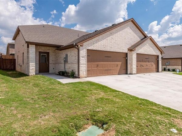 712 Rolling Terrace Circle, Granbury, TX 76049