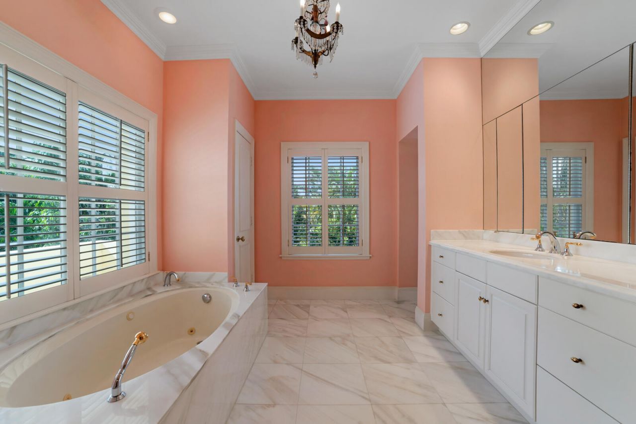 510 N Lake Way, Palm Beach, FL 33480 Photo