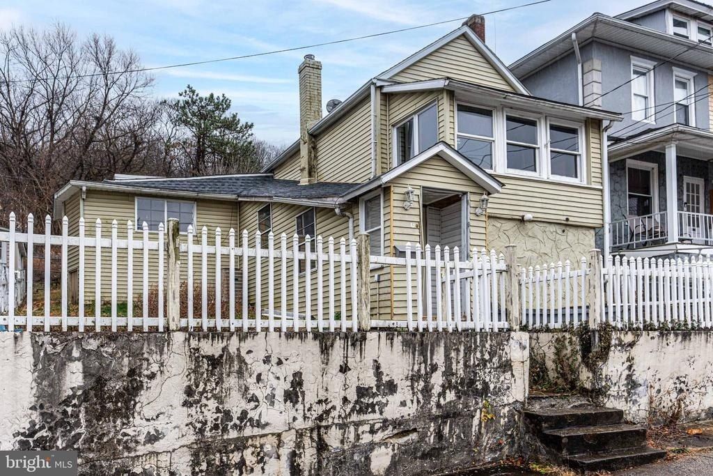 1330 E 6th Street, Bethlehem, PA 18015 Main Photo