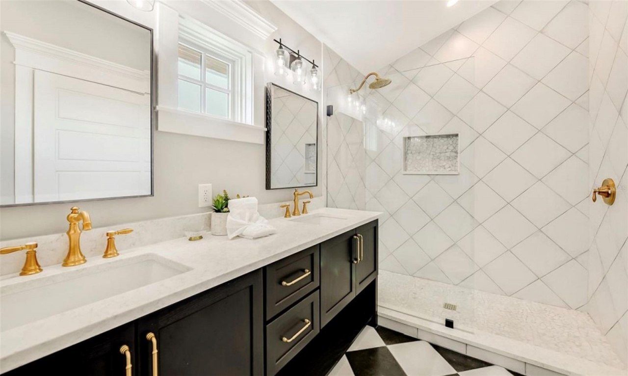 2516 Avenue A, Bradenton Beach, FL 34217 Photo