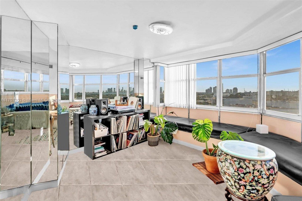 1881 Washington Ave, Unit 16H, Miami Beach, FL 33139 Photo