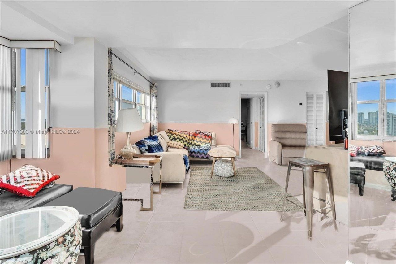 1881 Washington Ave, Unit 16H, Miami Beach, FL 33139 Photo