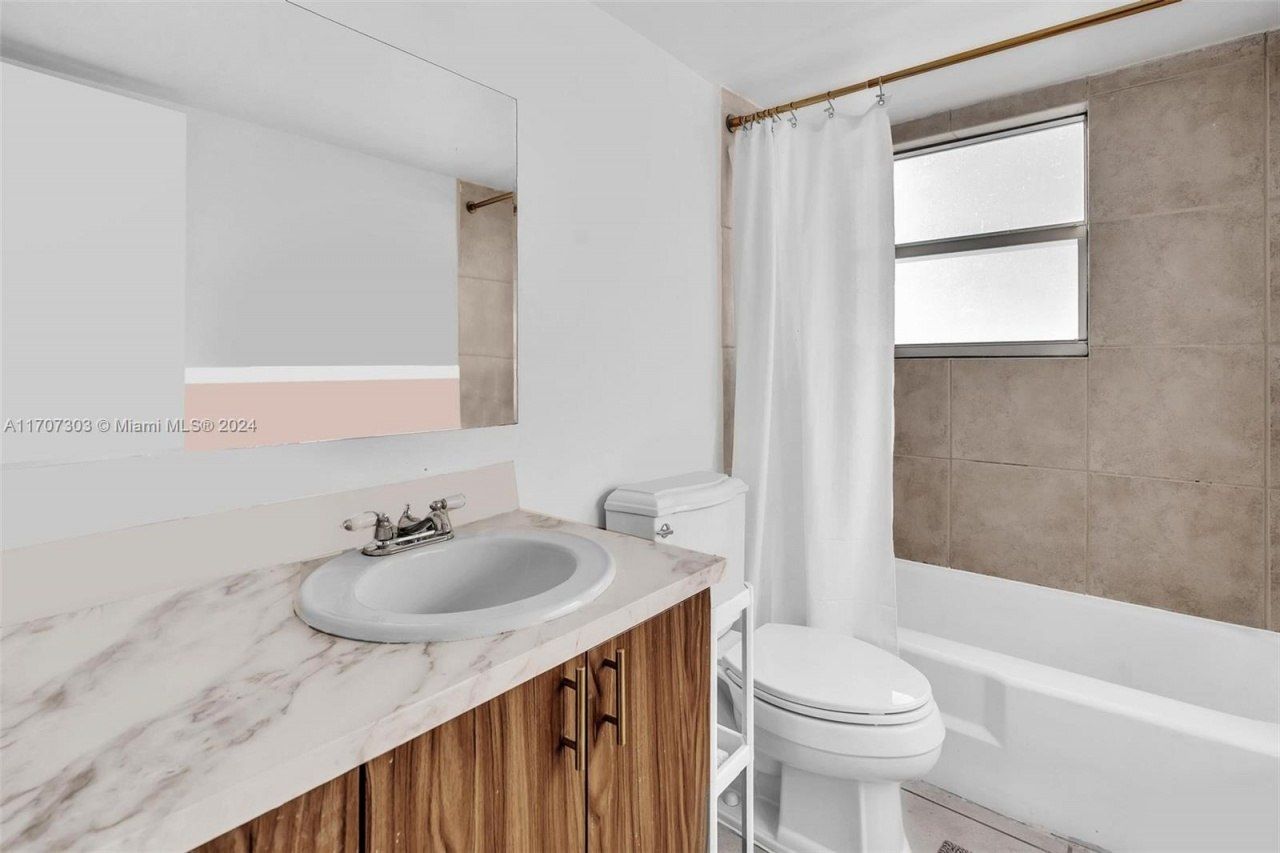 1881 Washington Ave, Unit 16H, Miami Beach, FL 33139 Photo