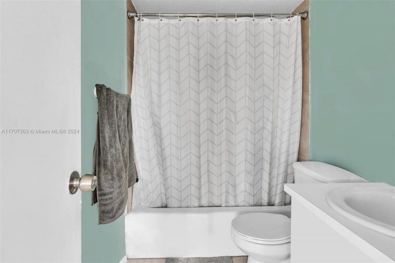 1881 Washington Ave, Unit 16H, Miami Beach, FL 33139 Photo