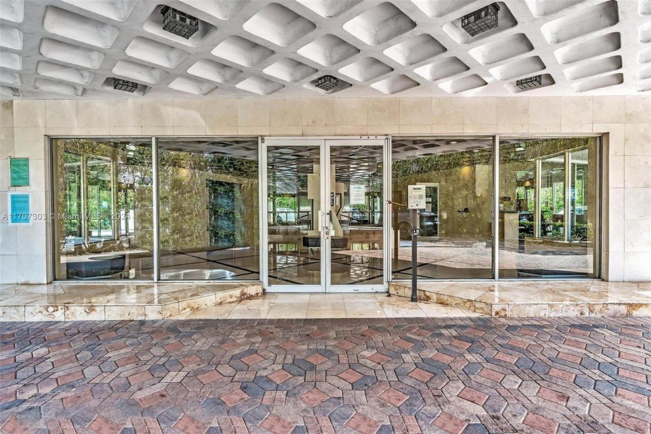 1881 Washington Ave, Unit 16H, Miami Beach, FL 33139 Photo