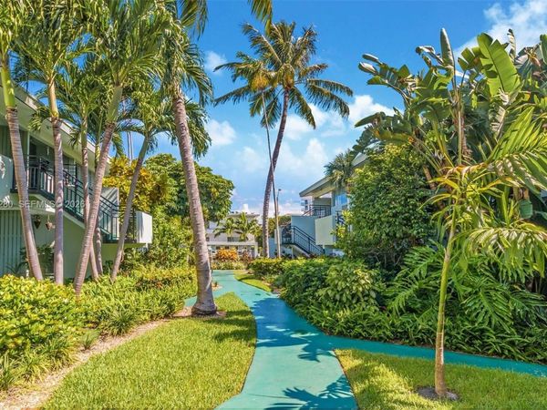 1060 98 St, Bay Harbor Islands, FL 33154