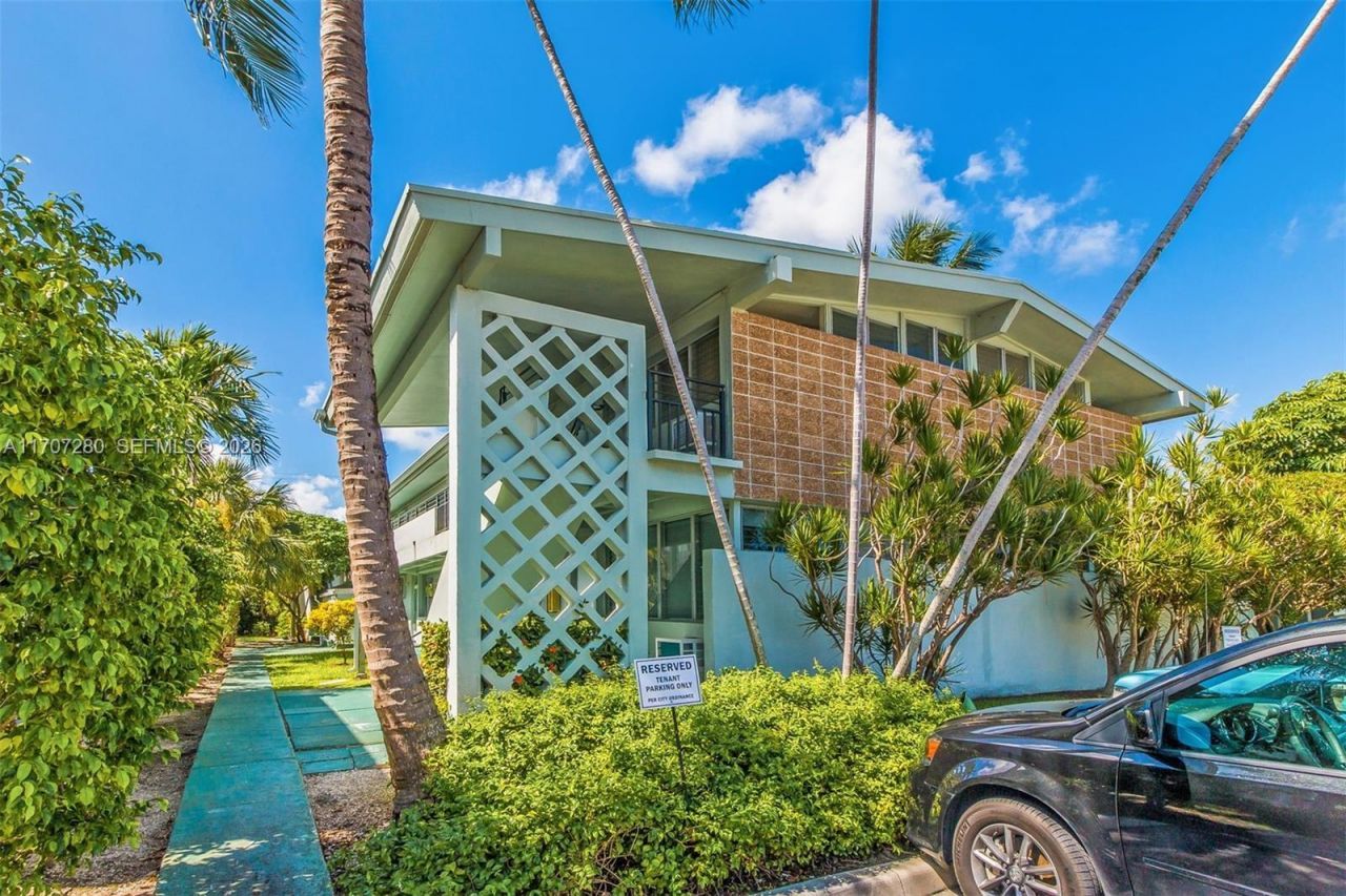 1060 98 St, Bay Harbor Islands, FL 33154 Photo