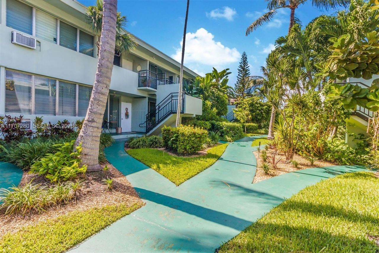 1060 98 St, Bay Harbor Islands, FL 33154 Photo
