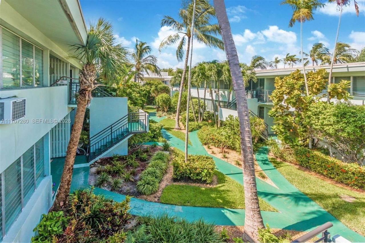 1060 98 St, Bay Harbor Islands, FL 33154 Photo