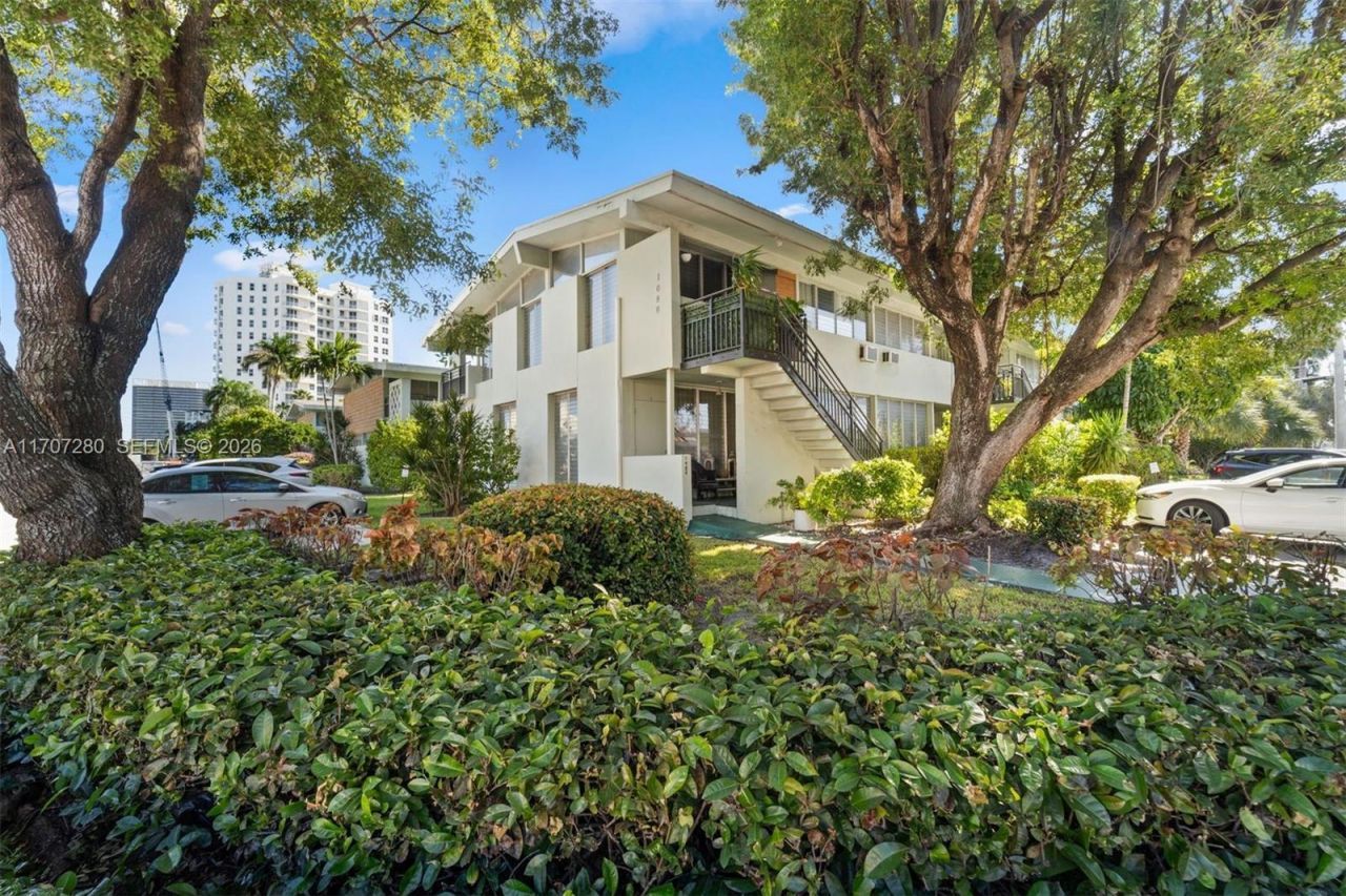 1060 98 St, Bay Harbor Islands, FL 33154 Photo