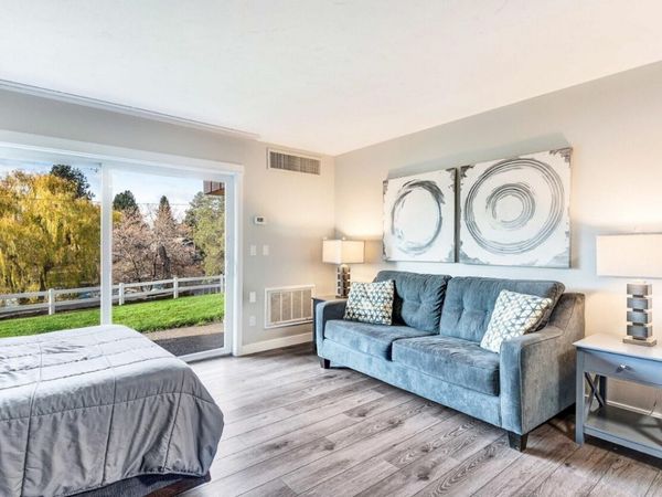 1565 NW Wall Street, Unit 206, Bend, OR 97703