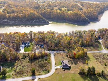 11 W Golden Island, Nancy, KY 42544