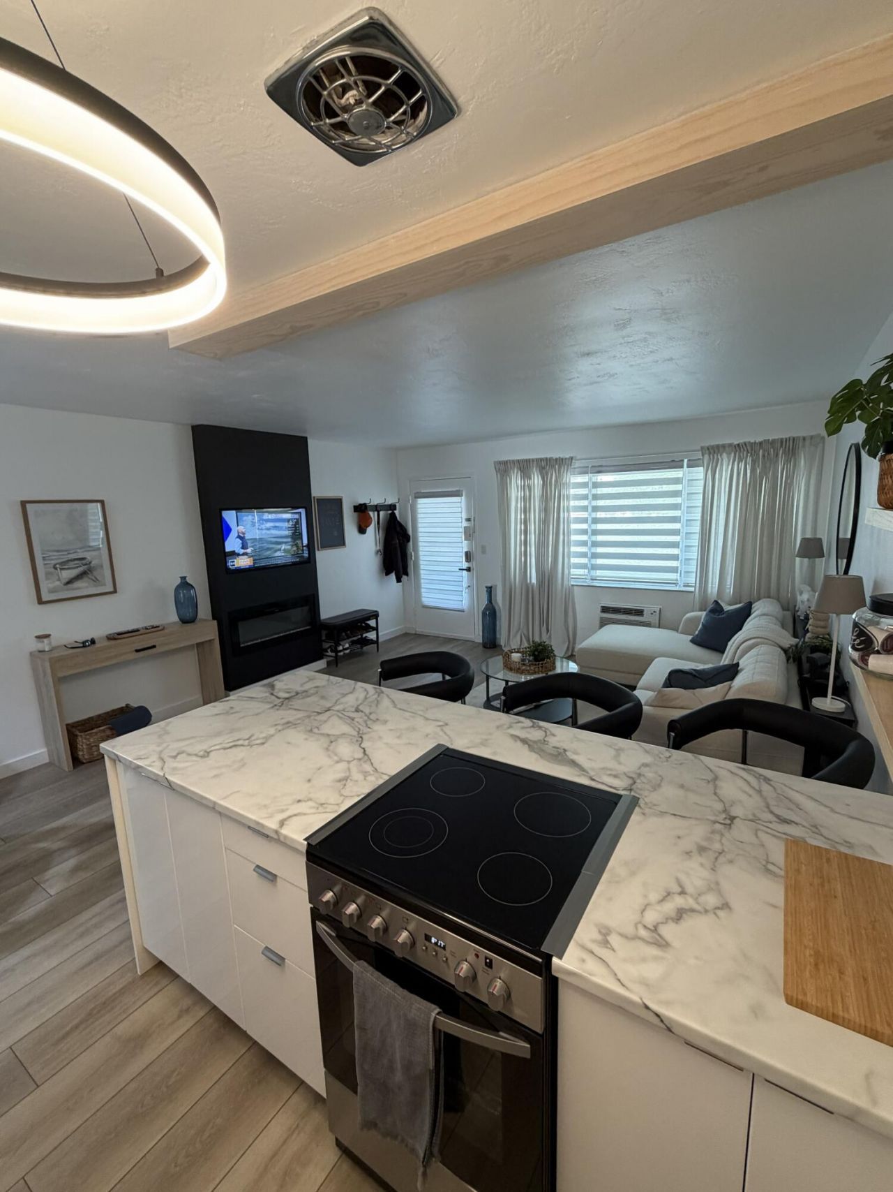 1015 SW 11th Avenue, Unit 14K, Hallandale Beach, FL 33009 Photo