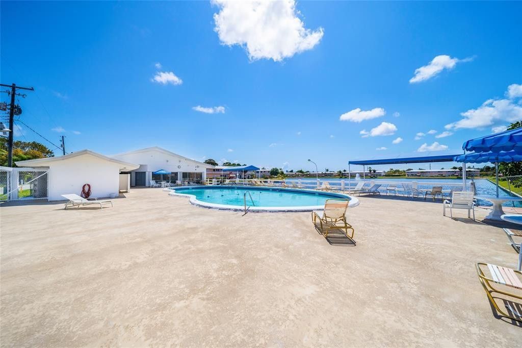 1015 SW 11th Avenue, Unit 14K, Hallandale Beach, FL 33009 Photo