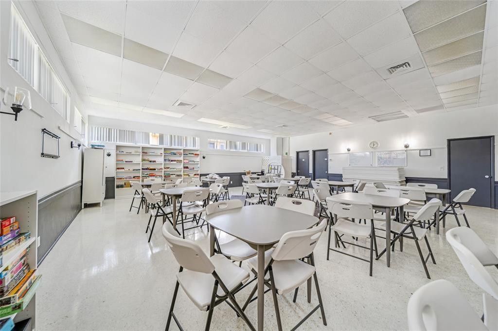 1015 SW 11th Avenue, Unit 14K, Hallandale Beach, FL 33009 Photo