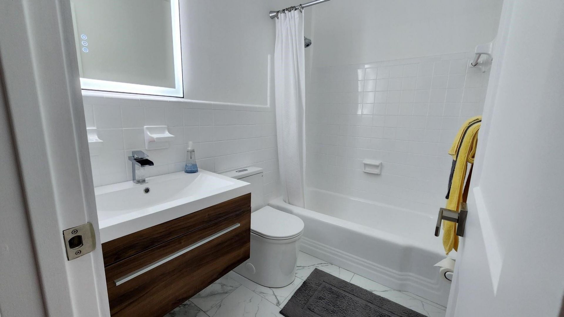 1015 SW 11th Avenue, Unit 14K, Hallandale Beach, FL 33009 Photo