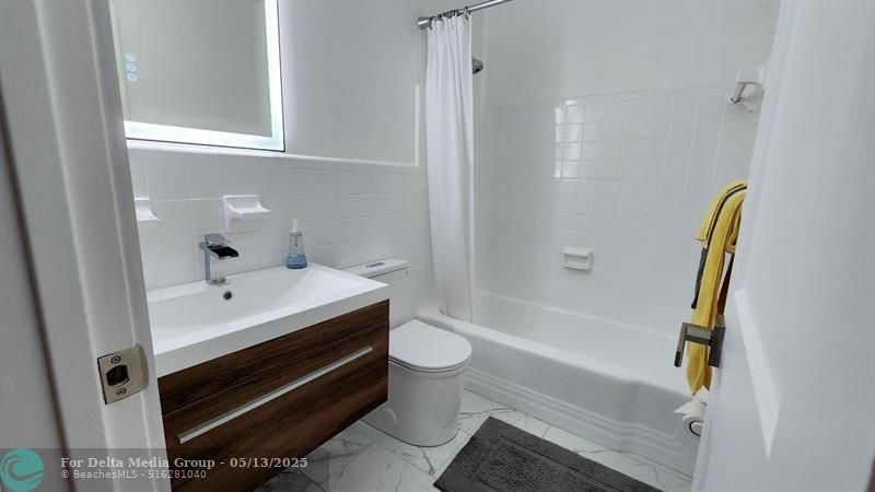 1015 SW 11th Avenue, Unit 14K, Hallandale Beach, FL 33009 Photo