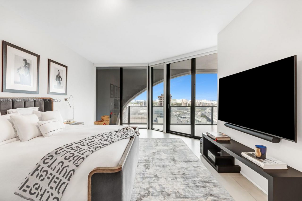 1000 Biscayne Blvd, Unit 1702, Miami, FL 33132 Photo