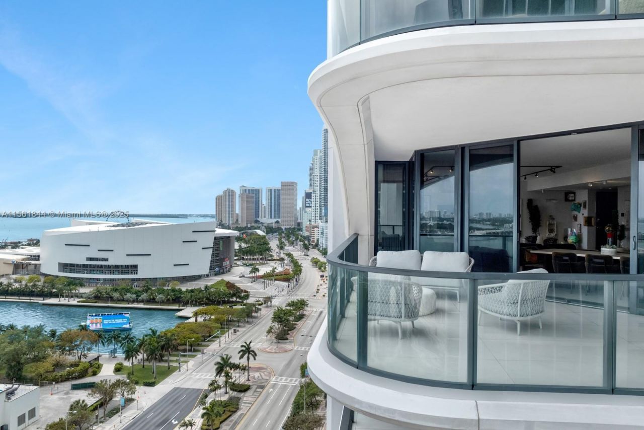 1000 Biscayne Blvd, Unit 1702, Miami, FL 33132 Photo