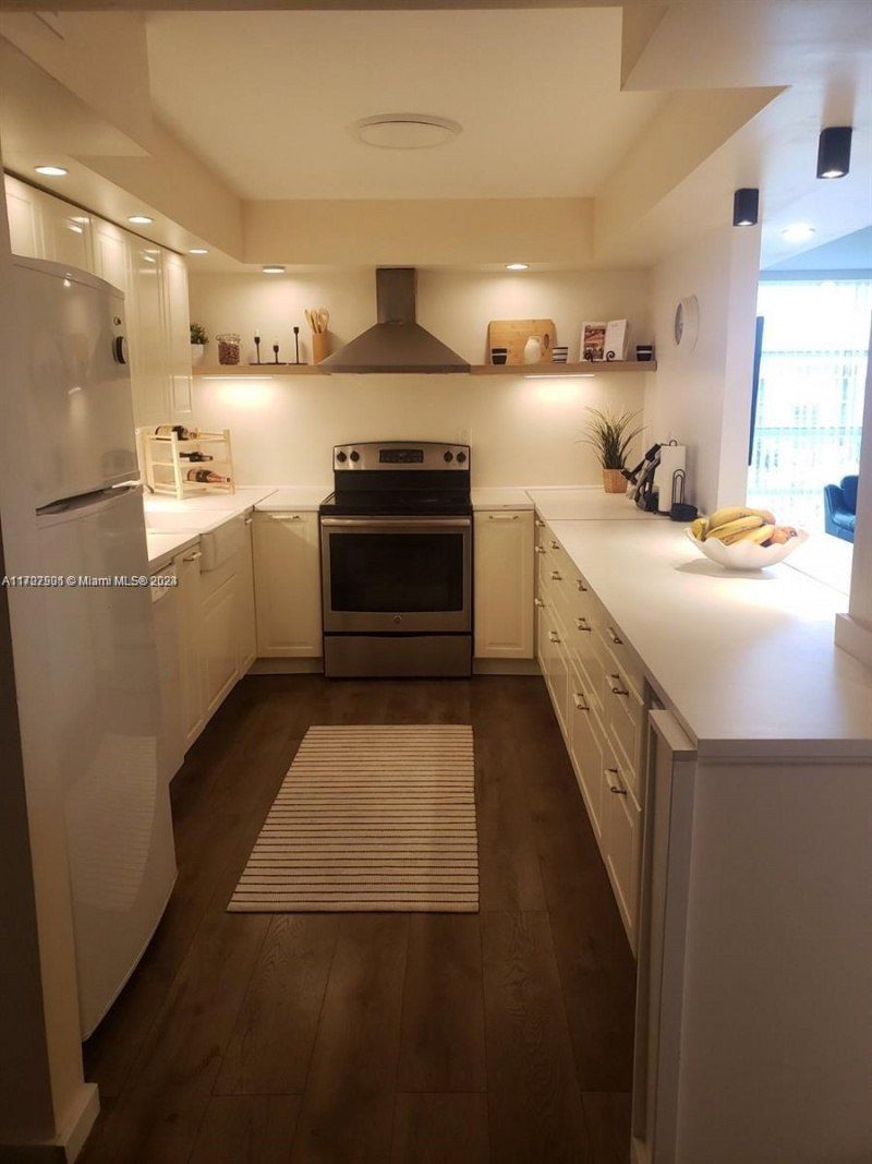 2001 Atlantic Shores Blvd, Unit 510, Hallandale Beach, FL 33009 Photo