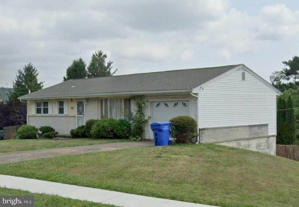 69 Delmont Avenue, Harrisburg, PA 17111 Main Photo