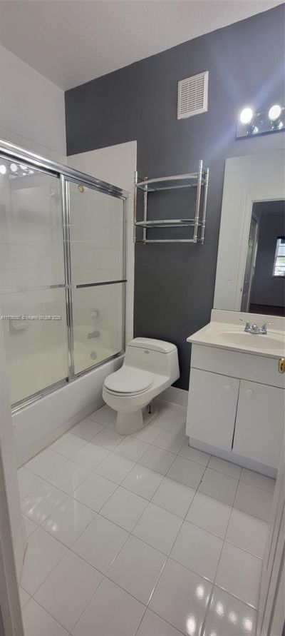 5660 NW 115th Ct, Unit 204, Doral, FL 33178 Photo