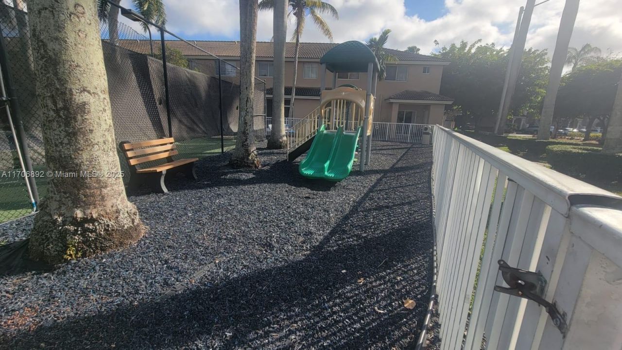 5660 NW 115th Ct, Unit 204, Doral, FL 33178 Photo